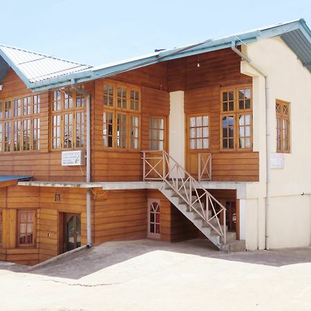 Carnation Rest Hotel Nuwara Eliya Exterior photo