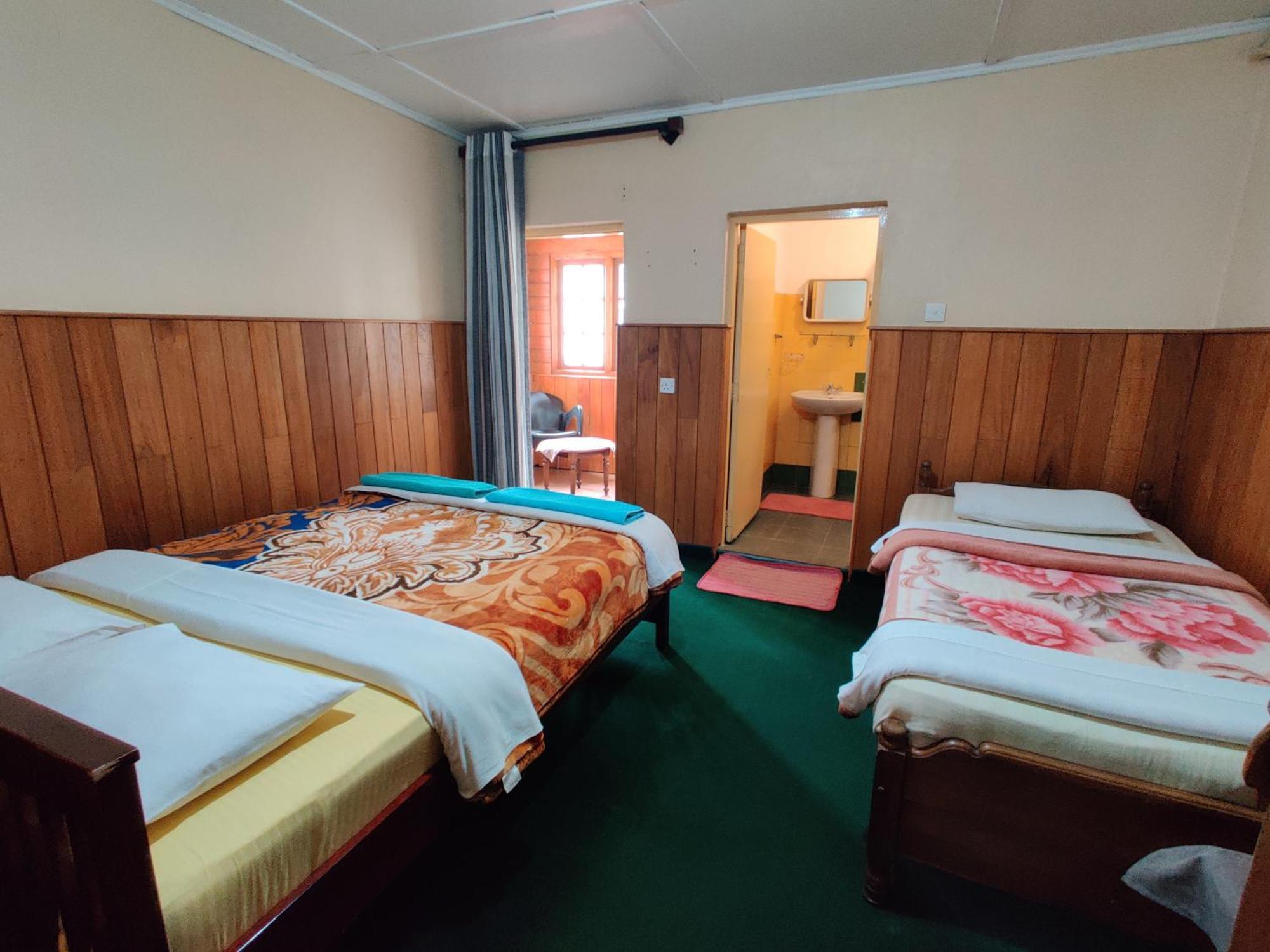 Carnation Rest Hotel Nuwara Eliya Exterior photo